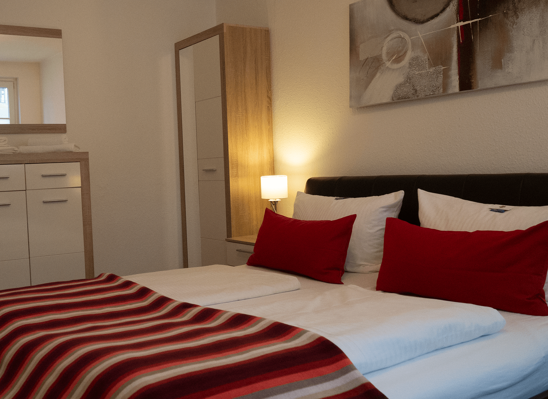 Standard Doppelzimmer 1920x1400 Schlosserwirt Hotel Mering